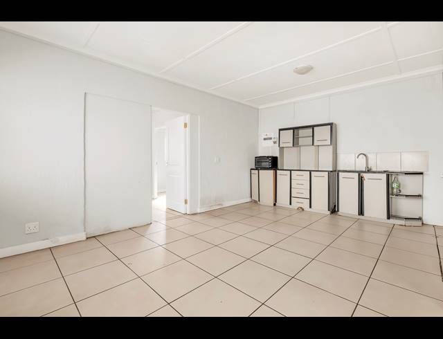 329M² BUSINESS FOR SALE IN GREENSIDE